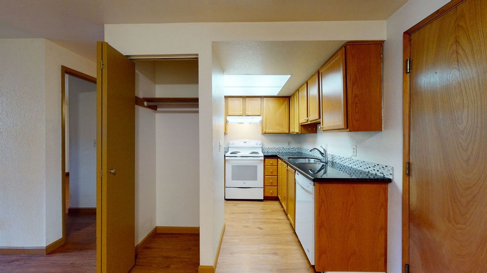 Seattle Apartment: 12051 28th Ave NE