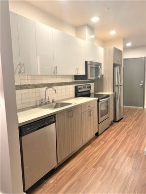 1 Month Free! MFTE: Income Restricted - Spacious 2-Bedroom with Ample Storage and Sleek Finishes in Capitol Hill - Tour now! – photo 1