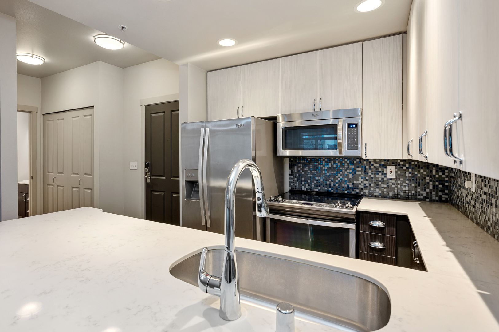 Bellevue Apartment: 37 103rd Avenue NE