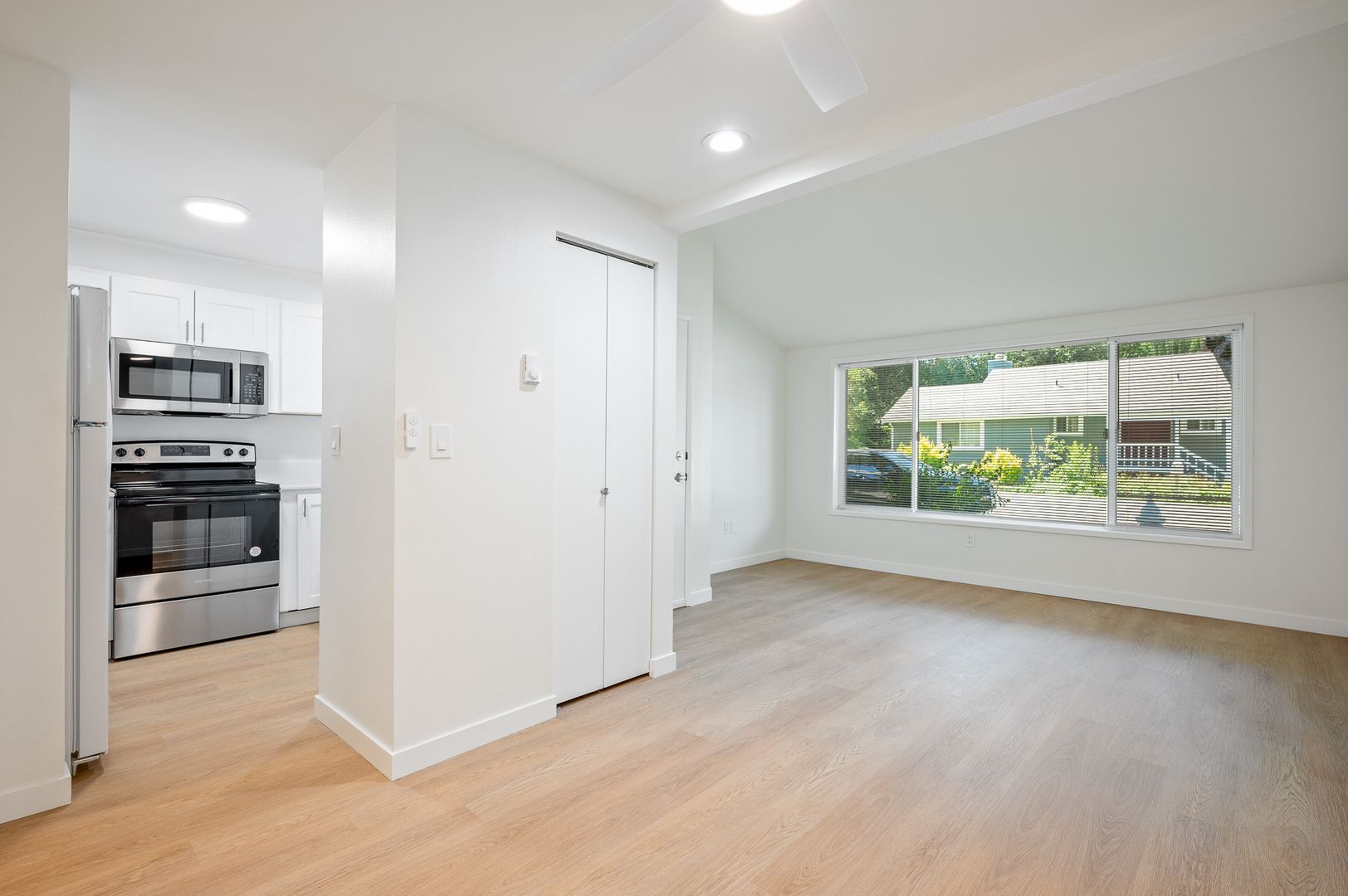 Issaquah Apartment: 865 2nd Ave NW