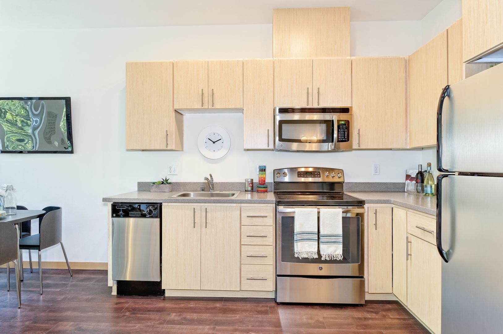 Seattle Apartment: 500 Belmont Ave. E