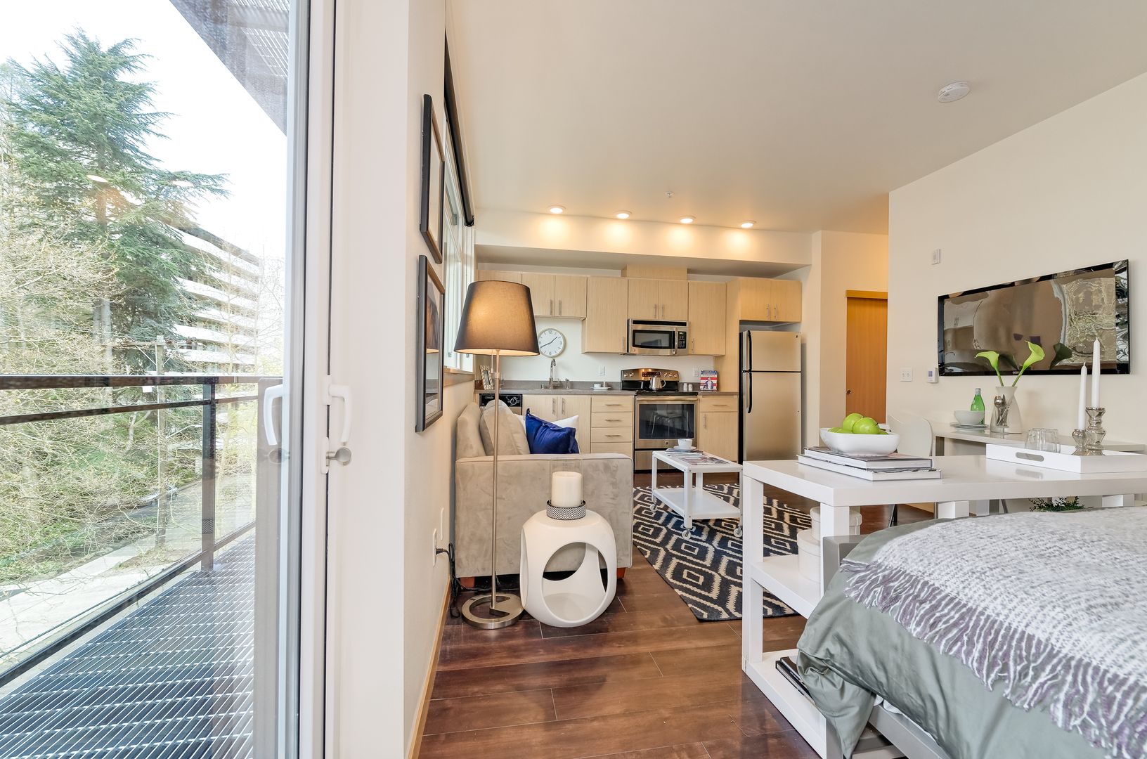 Seattle Apartment: 500 Belmont Ave. E