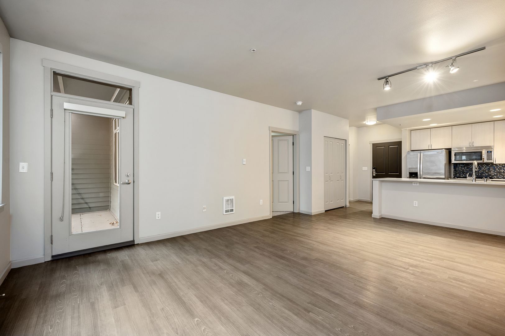 Bellevue Apartment: 37 103rd Avenue NE
