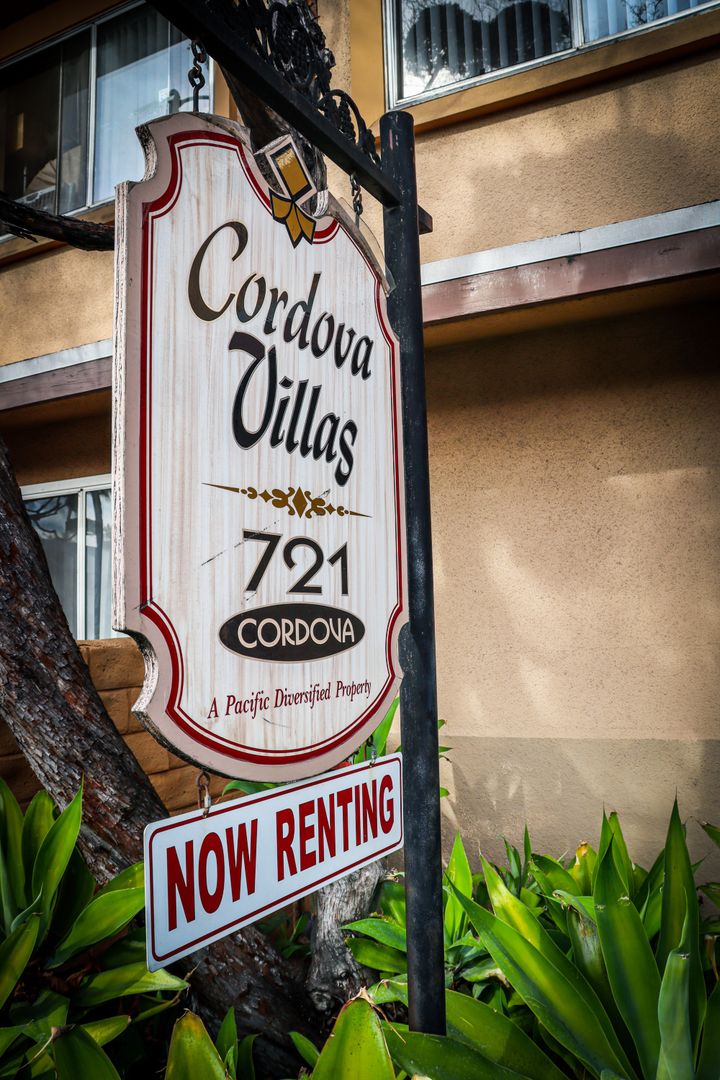 Pasadena Apartment: 721 Cordova Street