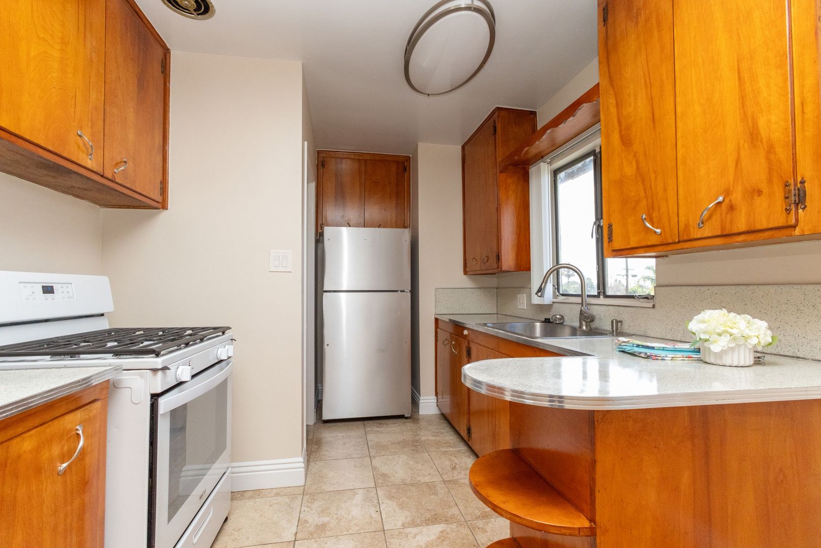 Ontario Apartment: 501 West G Street