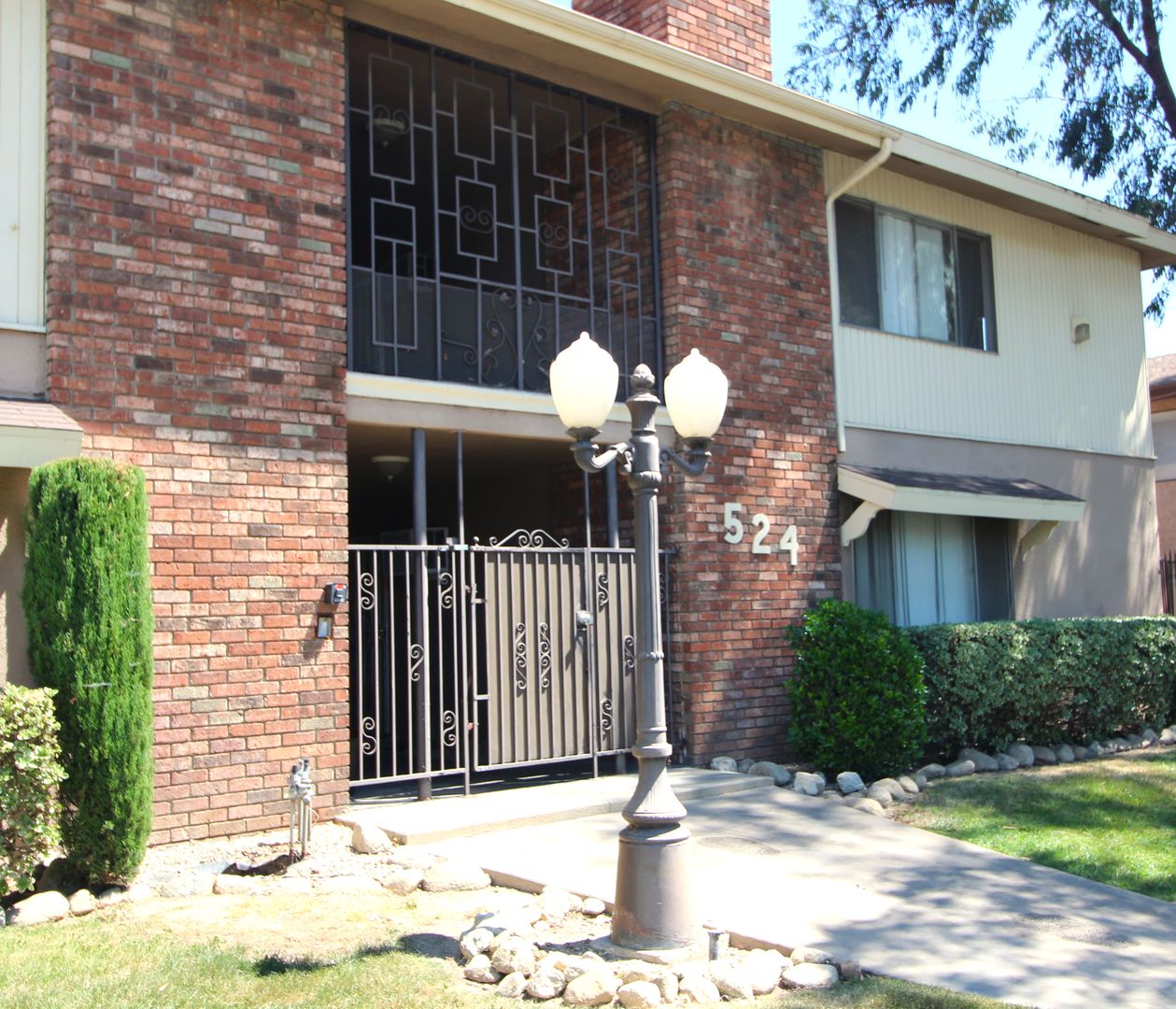 Upland Apartment: 524 Silverwood Avenue
