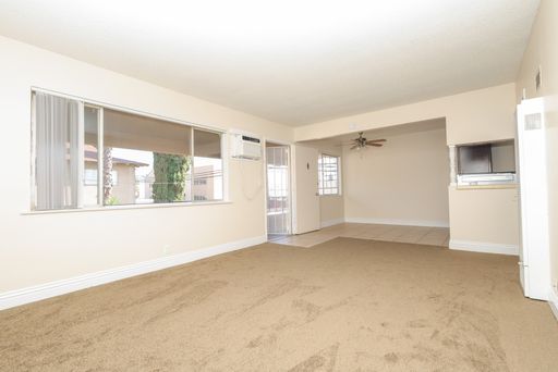 TWO WEEKS FREE MOVE IN SPECIAL Beautiful 1 bedroom / 1 bathroom - Upstairs private unit, new carpet!!