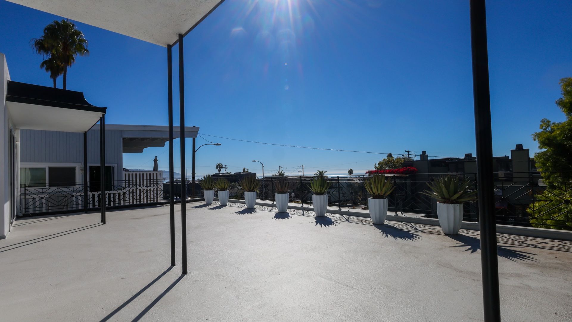 Laguna Beach Apartment: 1220 N Coast Hwy