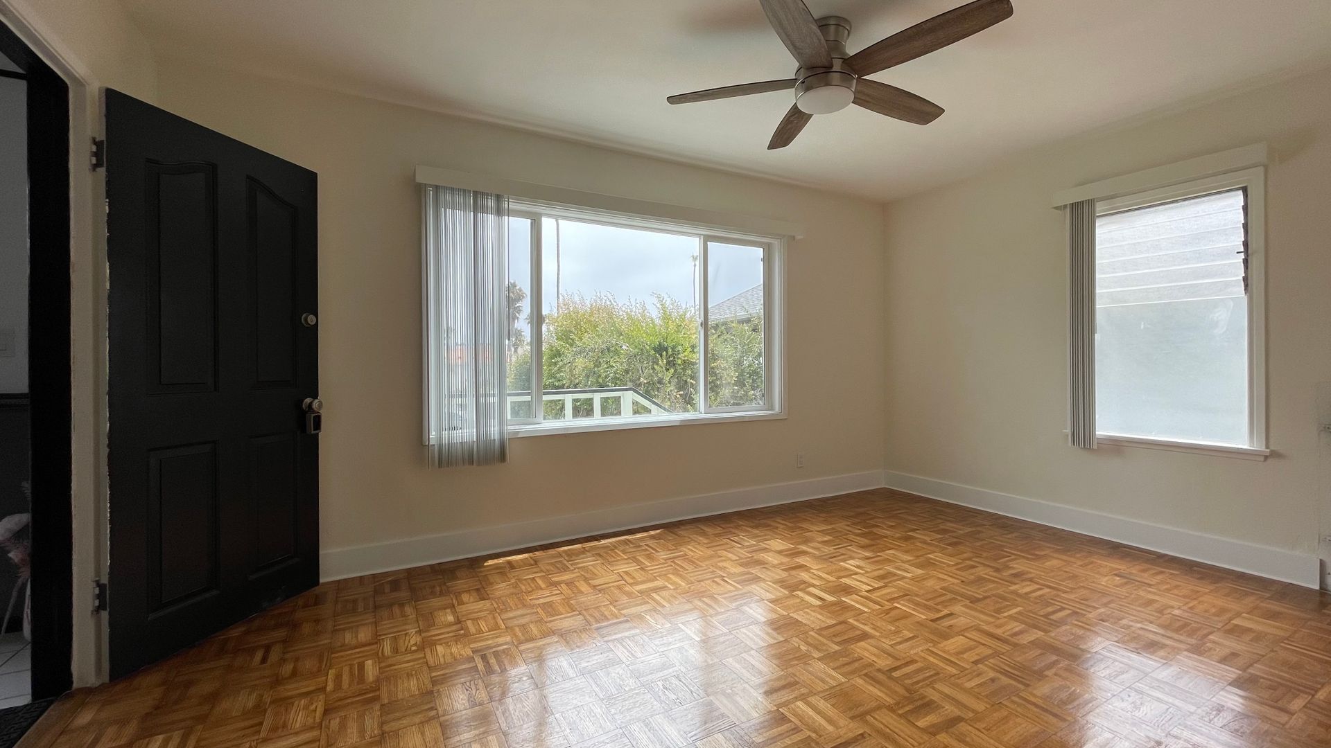 Laguna Beach Apartment: 270 Cliff Drive