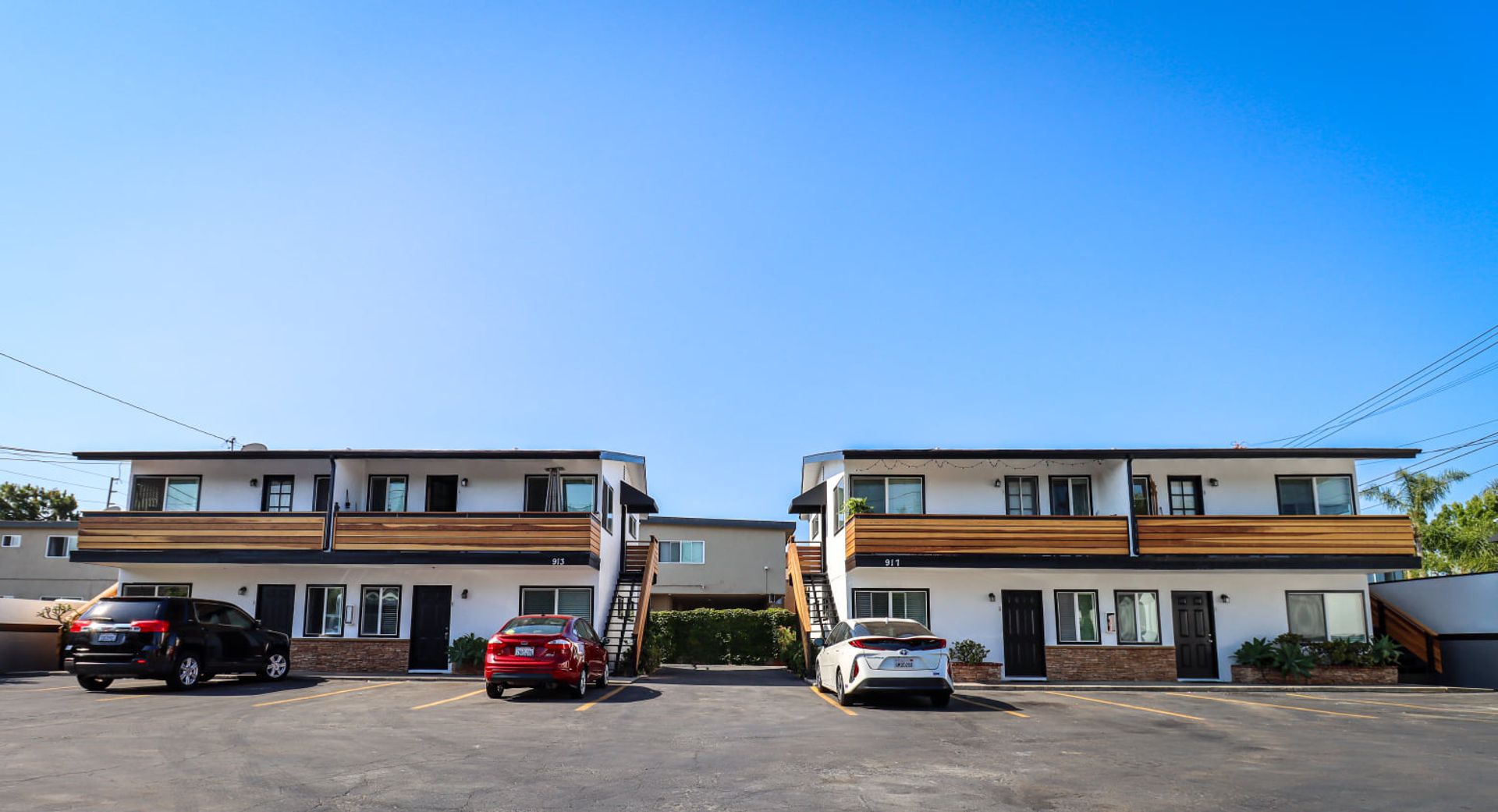 Costa Mesa Apartment: 913 19th Street