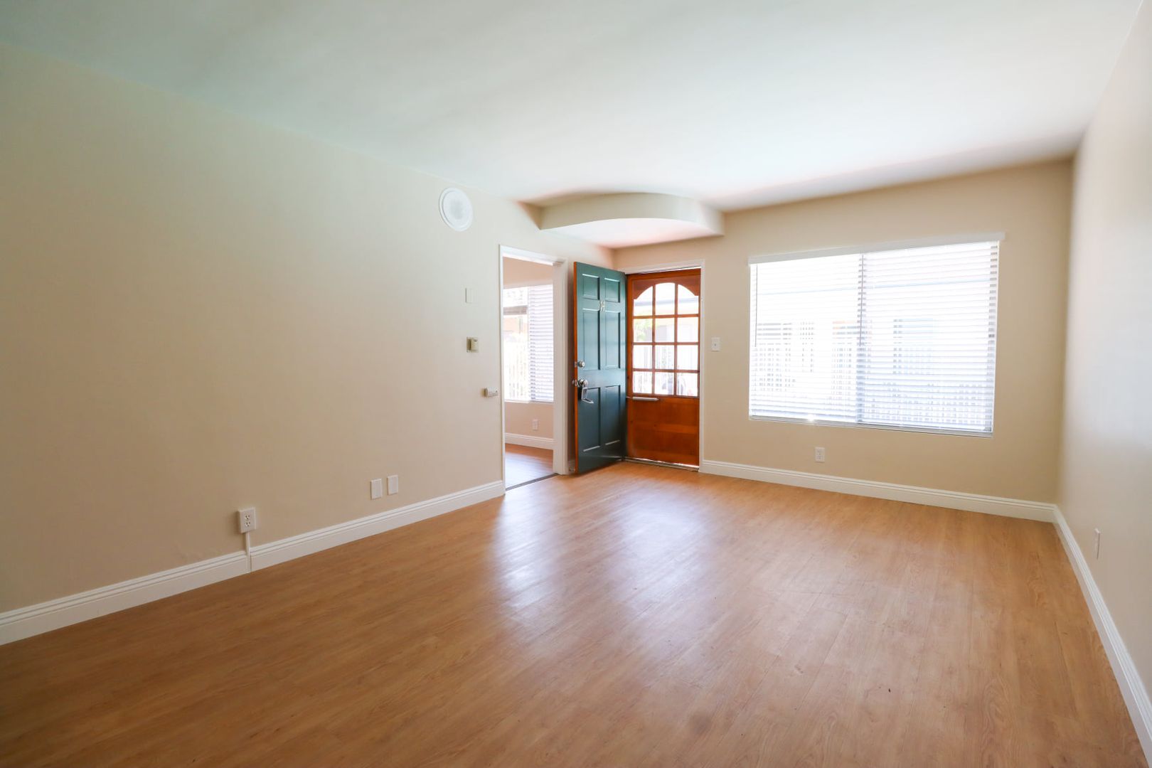 Costa Mesa Apartment: 2115 Placentia Ave