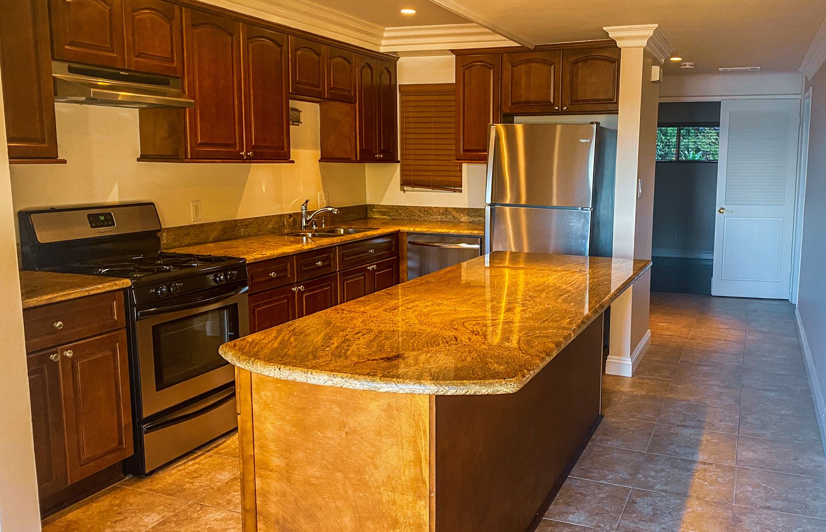 Laguna Beach Apartment: 100 Cliff Drive