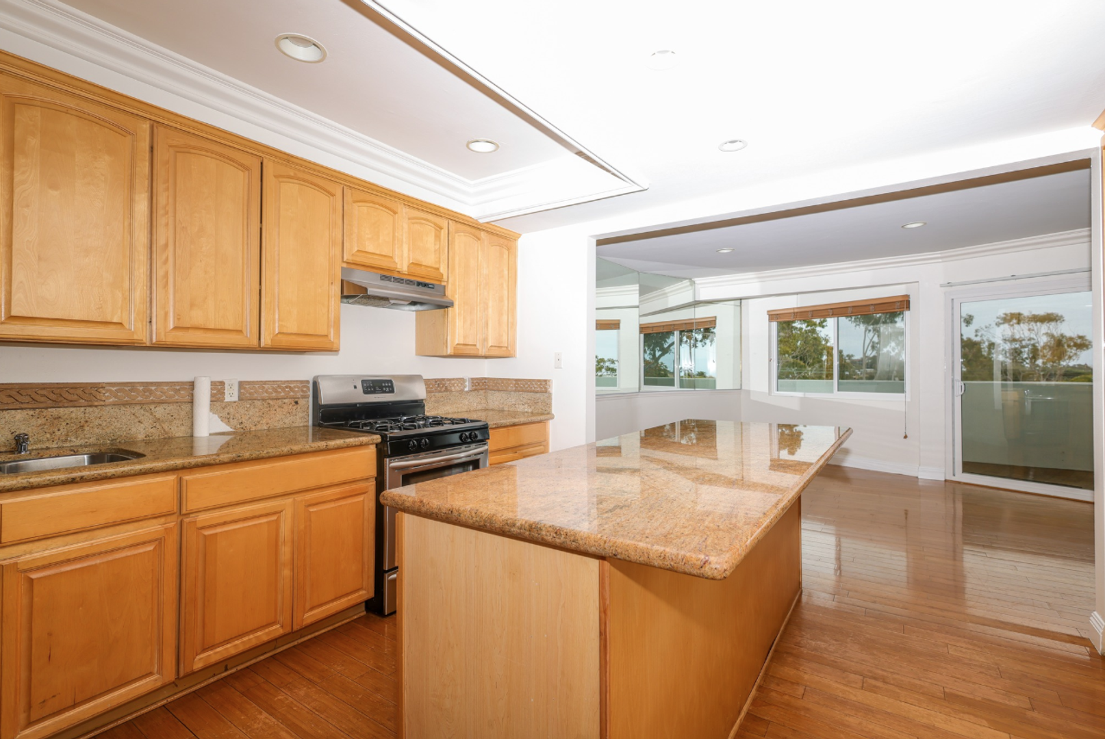 Laguna Beach Apartment: 100 Cliff Drive