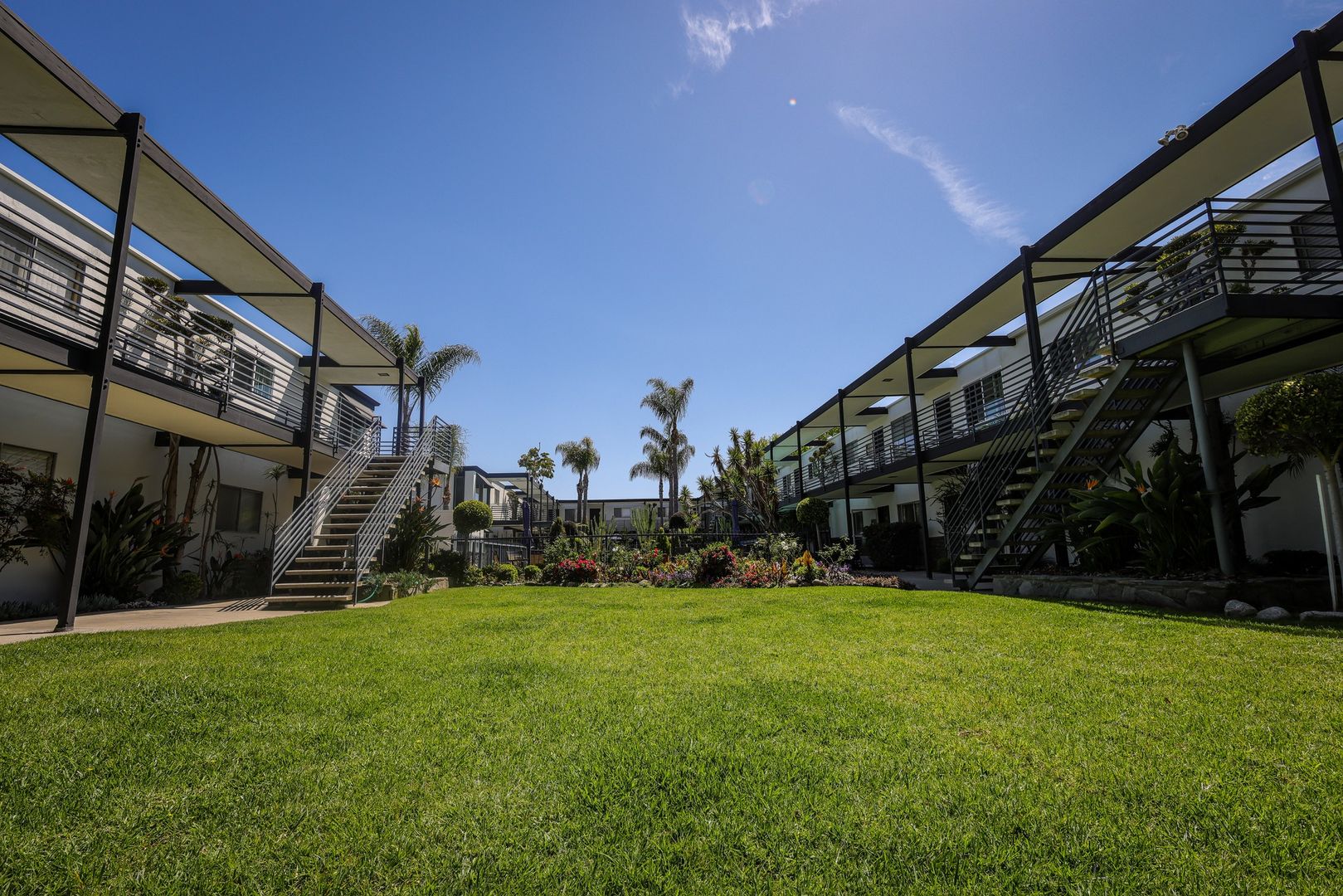 Costa Mesa Apartment: 931 West 19th Street