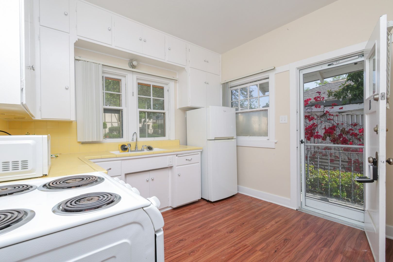 Ontario Apartment: 1022 Euclid Avenue