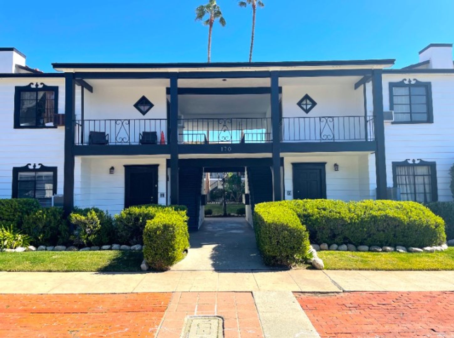Pasadena Apartment: 170 S. Chester Ave.