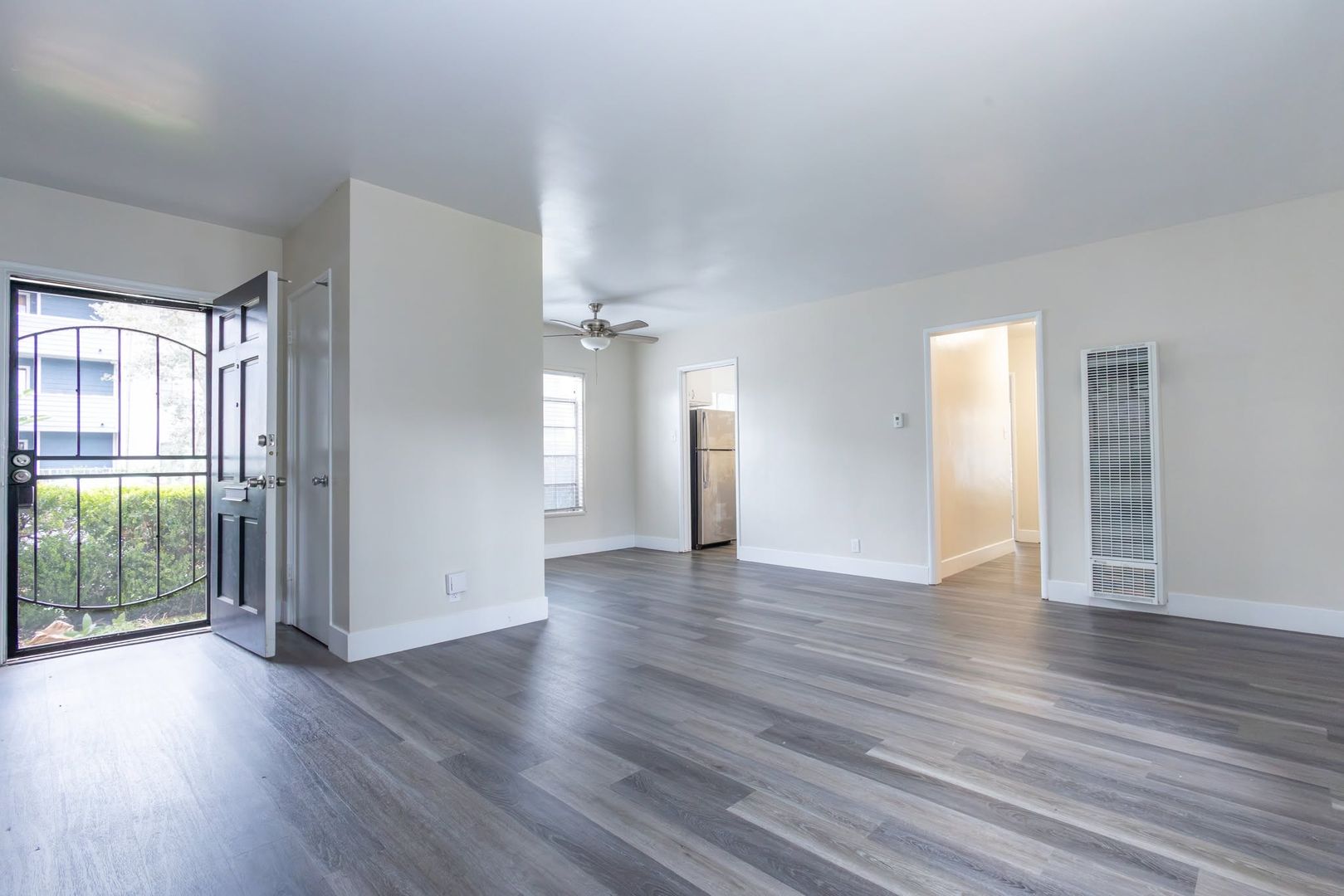 Pasadena Apartment: 170 S. Chester Ave.