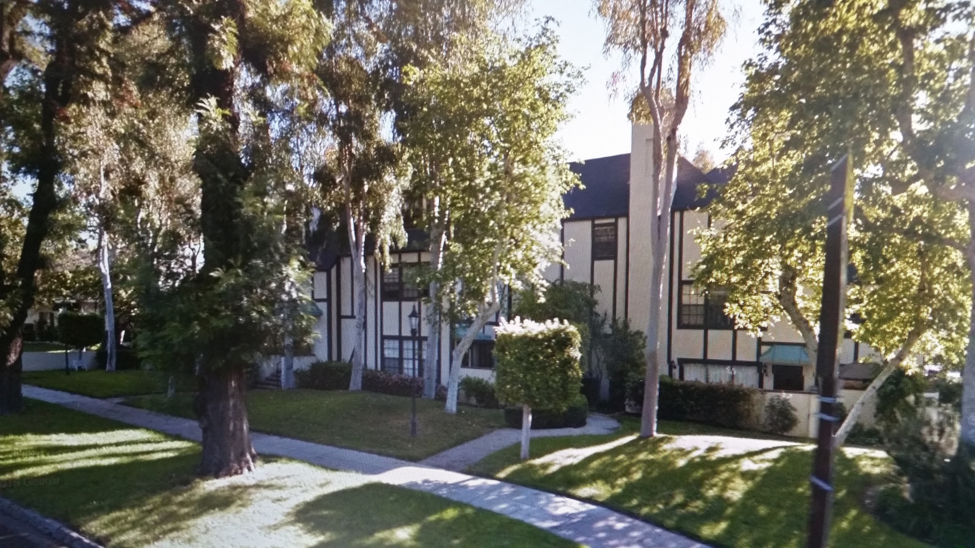 Ontario House: 109 Rosewood Court