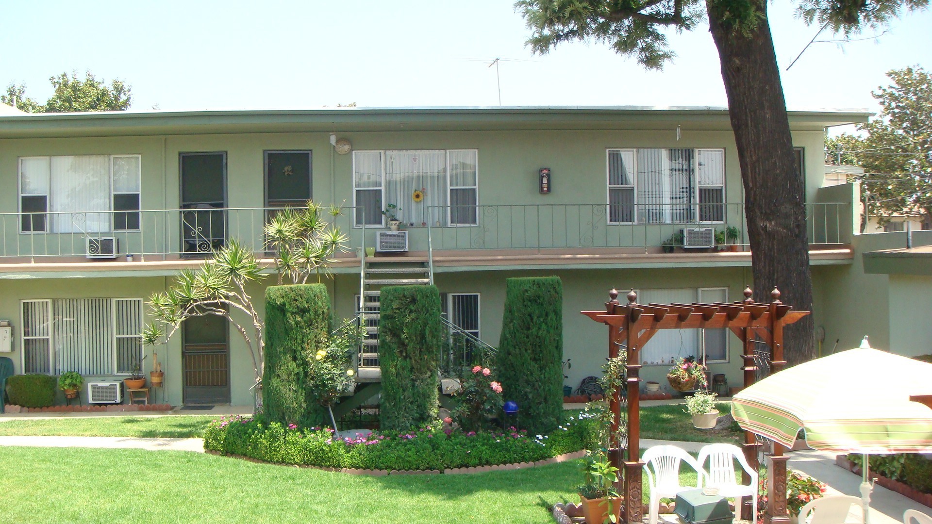 Fullerton Apartment: 146 S. Princeton Avenue