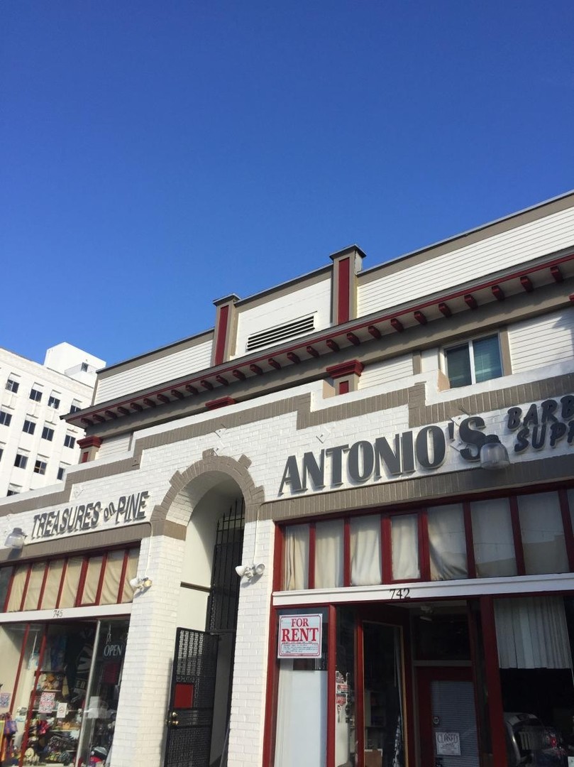 Long Beach Apartment: 744 Pine Avenue