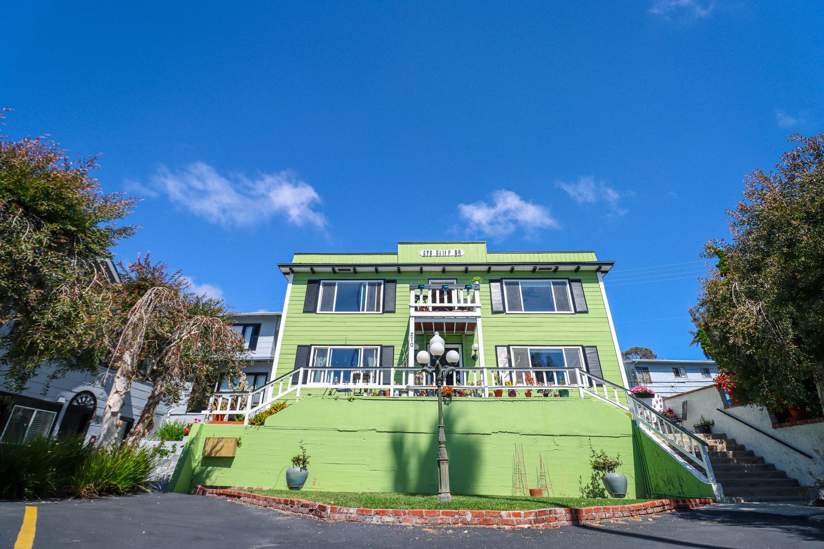Laguna Beach Apartment: 270 Cliff Drive