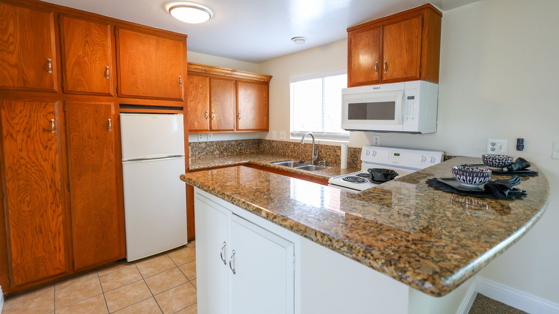 Costa Mesa Apartment: 931 West 19th Street