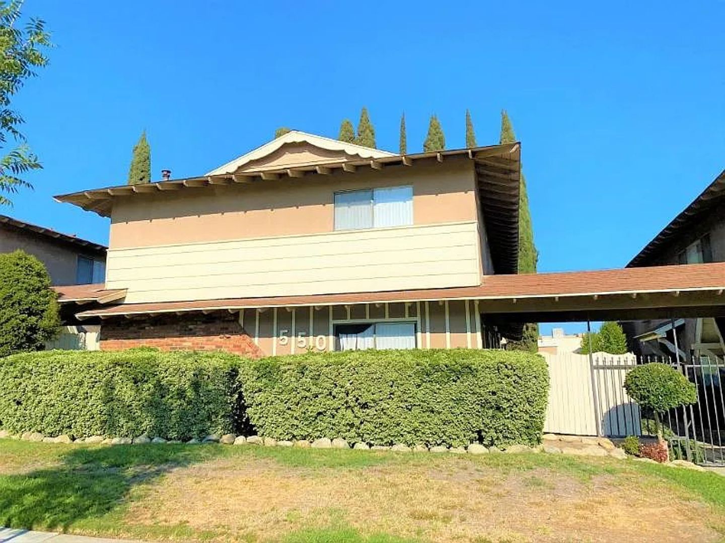 Upland Apartment: 538,550,562 Silverwood Avenue