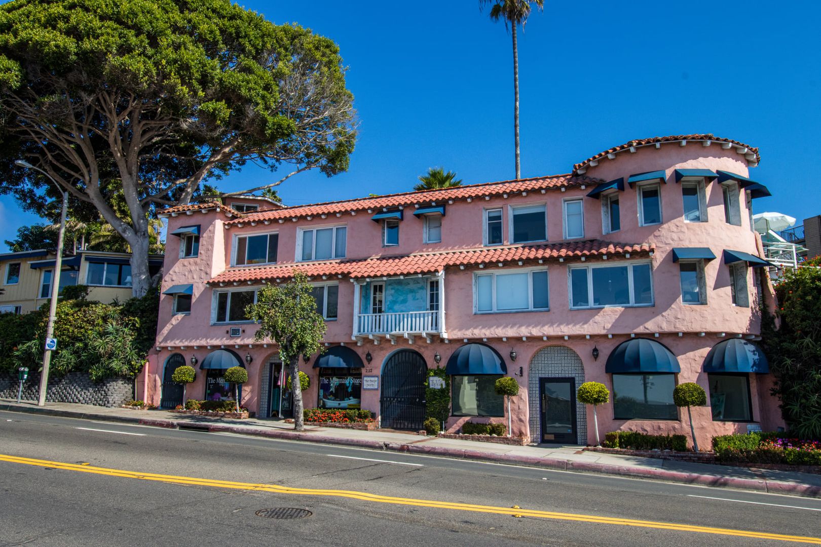 Laguna Beach Apartment: 212 North Coast Highway