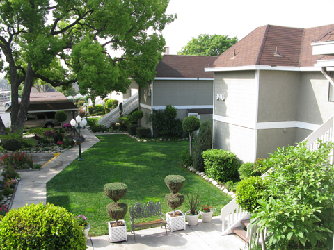 Upland Apartment: 360 / 390 North San Antonio