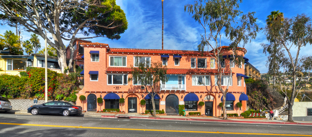 Laguna Beach Apartment: 212 North Coast Highway