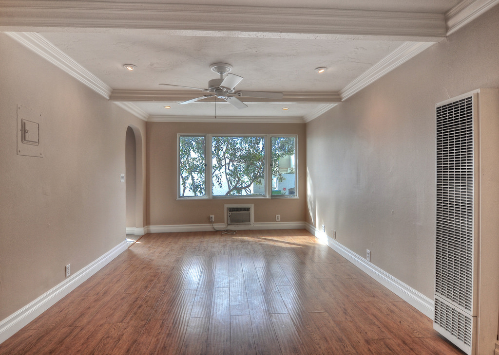 Laguna Beach Apartment: 212 North Coast Highway
