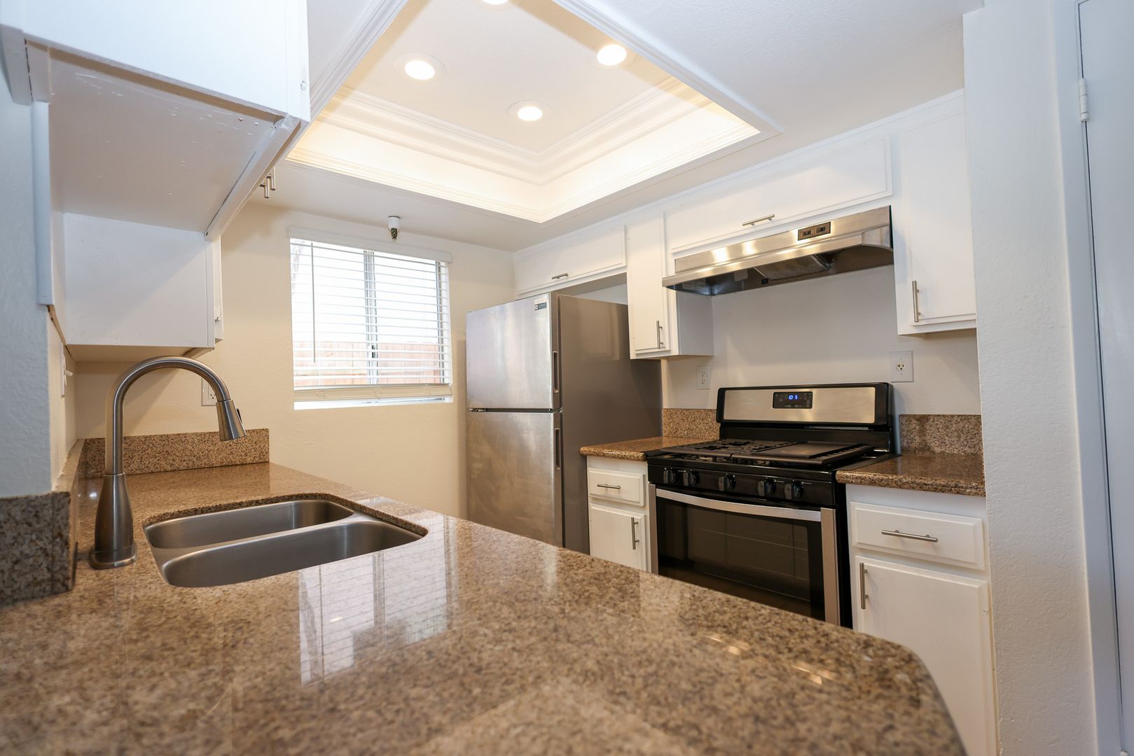 San Clemente Apartment: 139 Avenida Miramar