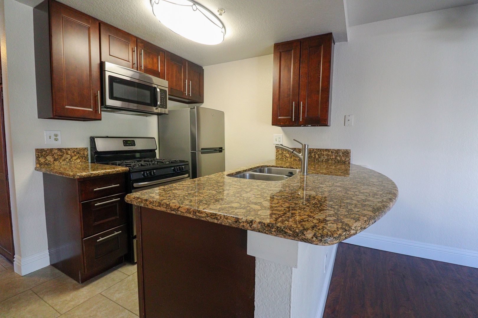 San Clemente Apartment: 101 Canada