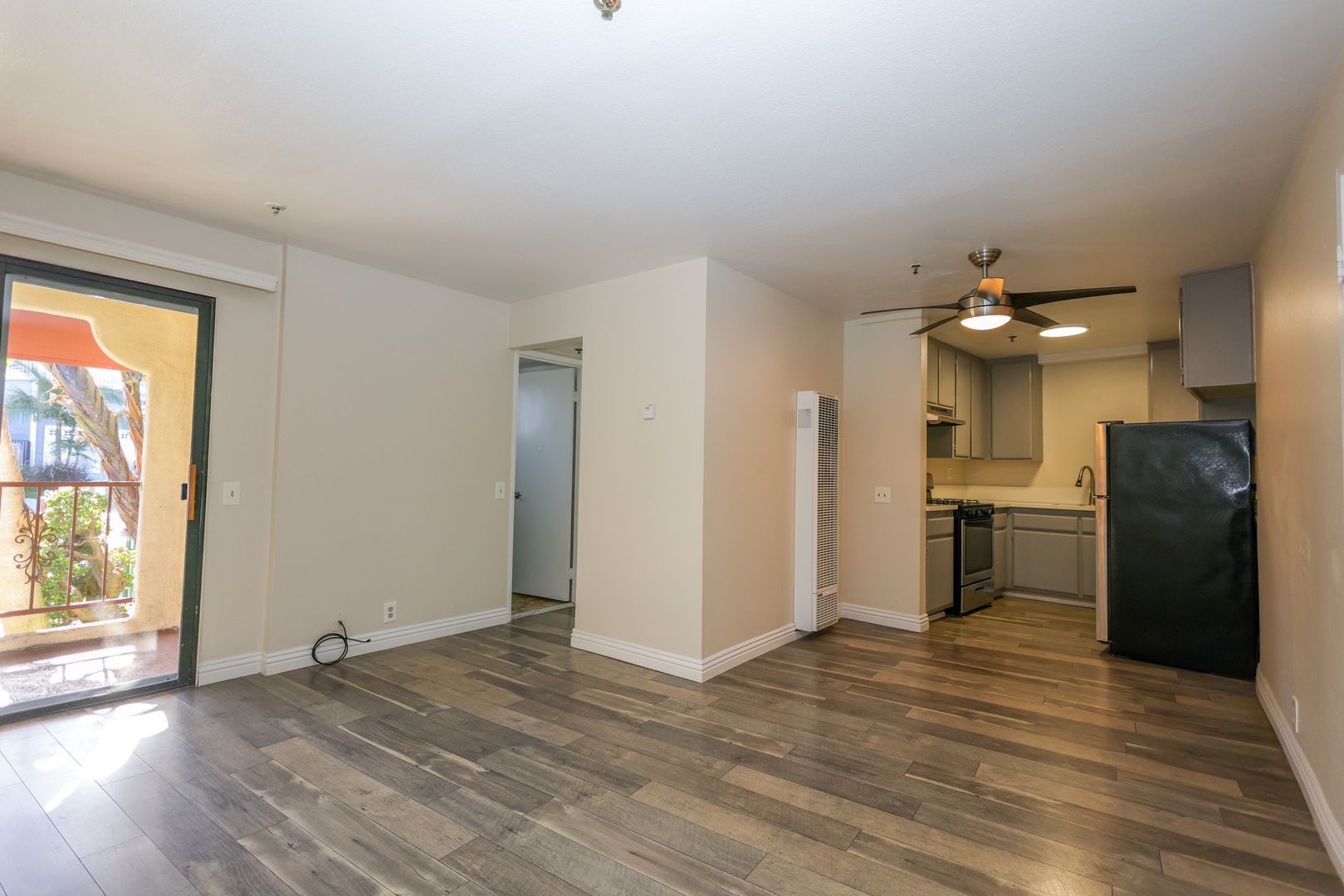 San Clemente Apartment: 248 Avenida Palizada