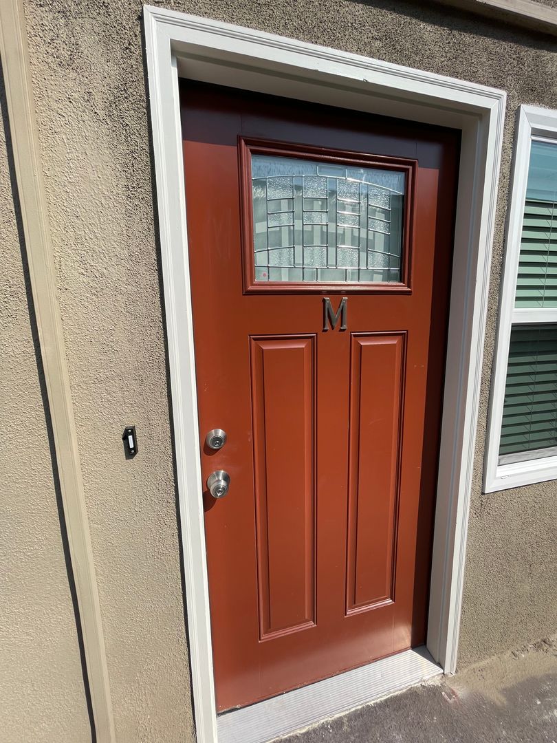 Alhambra Apartment: 916 S.Marguerita Avenue