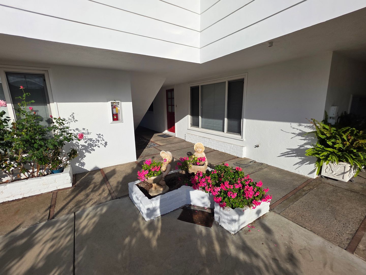 Alhambra Apartment: 200 East Huntington Drive