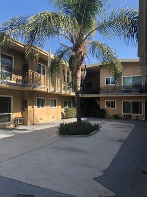 Newly Remodeled 1 Bedroom + 1 Bath – photo 1