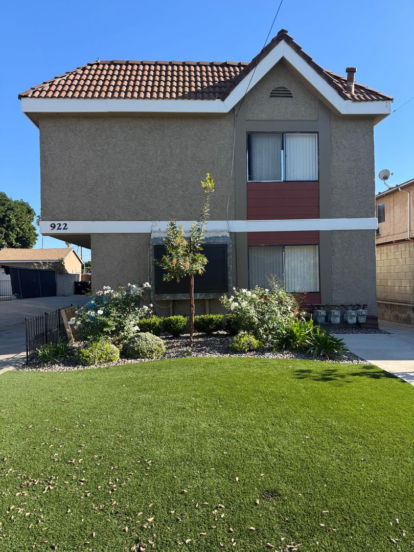 Alhambra Apartment: 922 South Benito Avenue