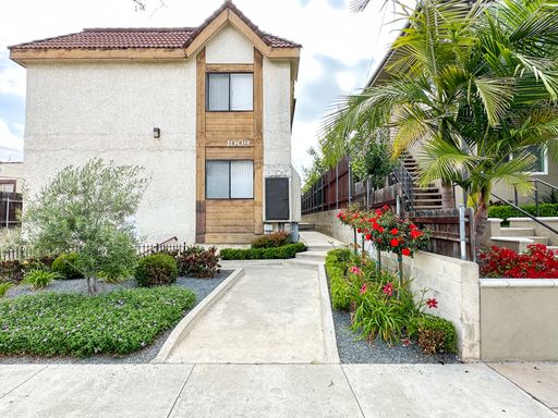 2 bedroom + 1 bath – photo 1