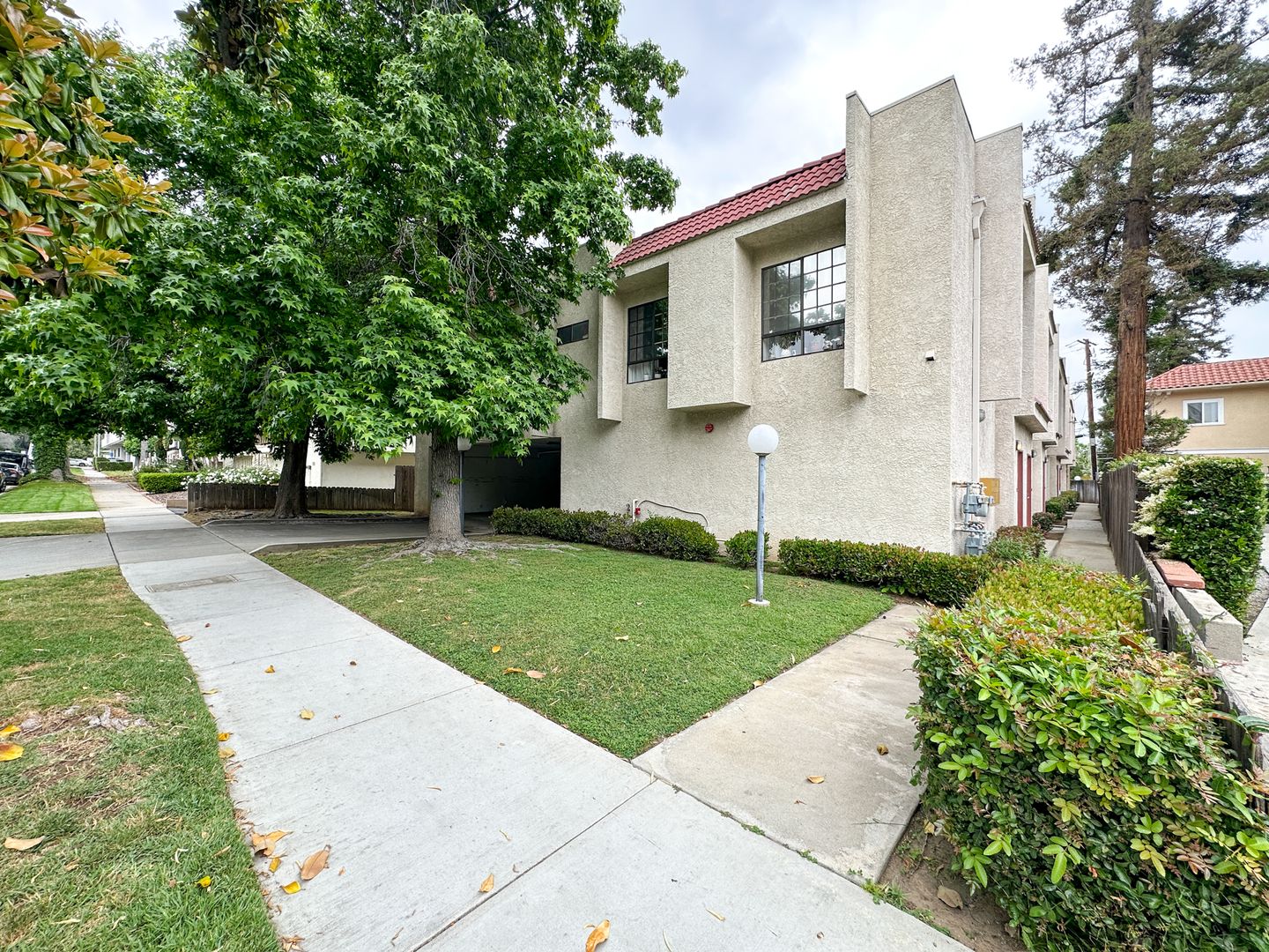 Alhambra Apartment: 1122 N. Stoneman Ave