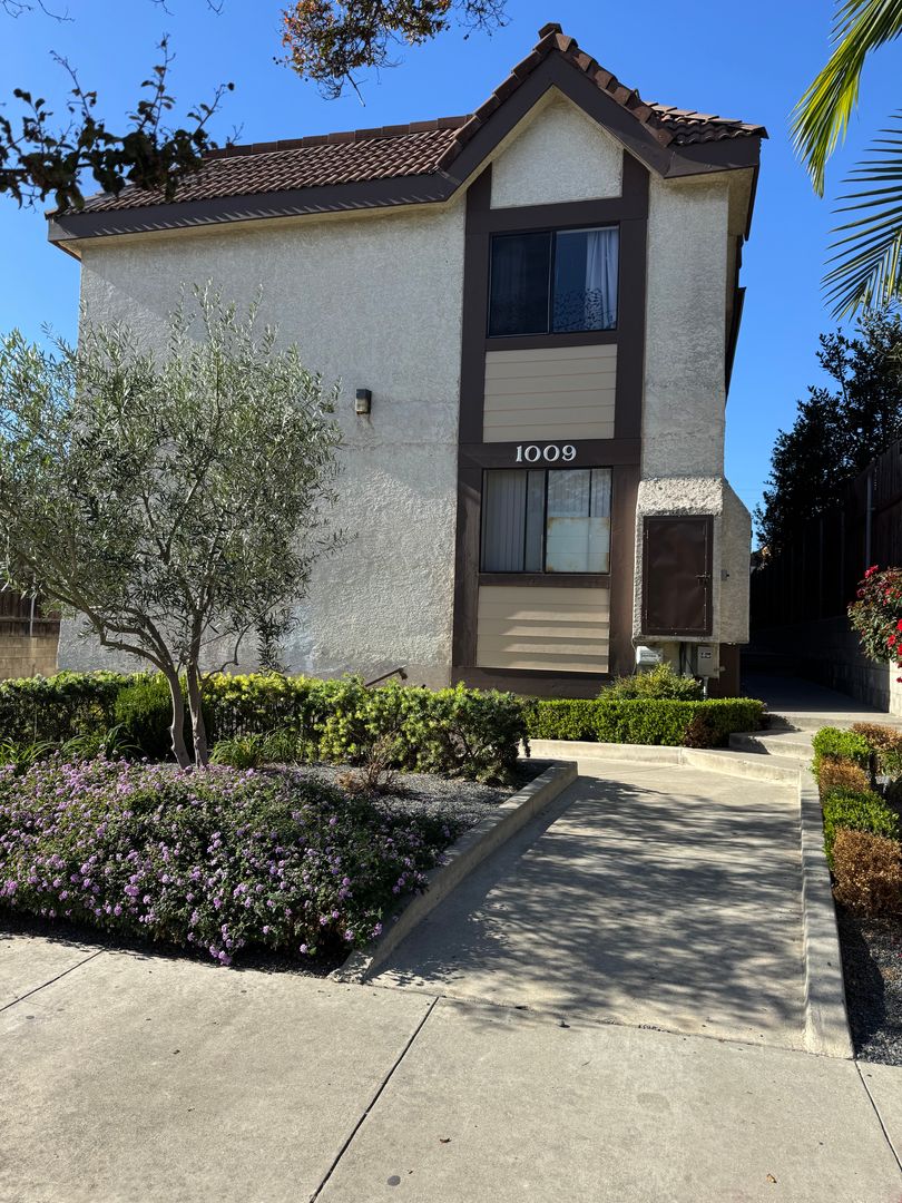 Alhambra Apartment: 1009 S. Benito Avenue