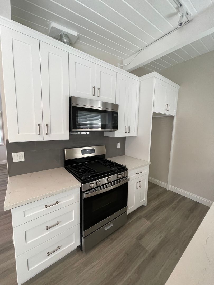 Alhambra Apartment: 217 S. Marguerita Avenue