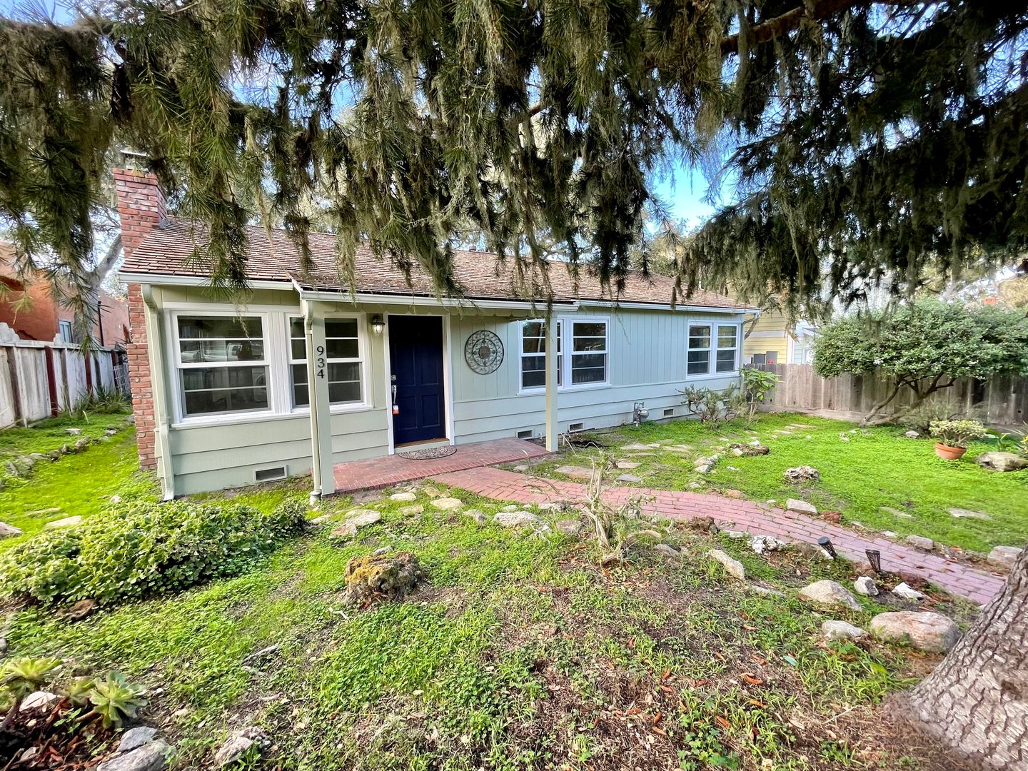 Pacific Grove House: 934 Fountain Ave