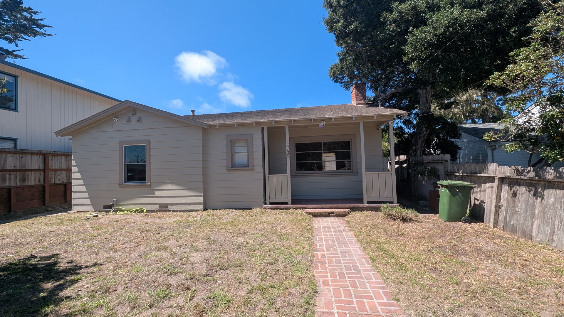 Monterey House: 813 Cypress St