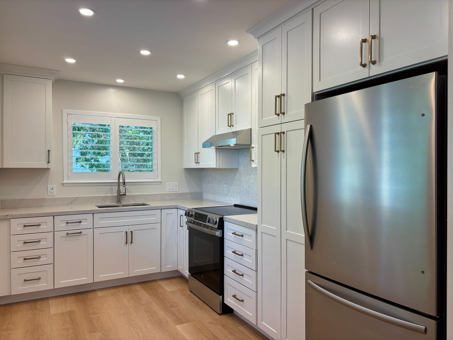 Pacific Grove Apartment: 845 Lighthouse