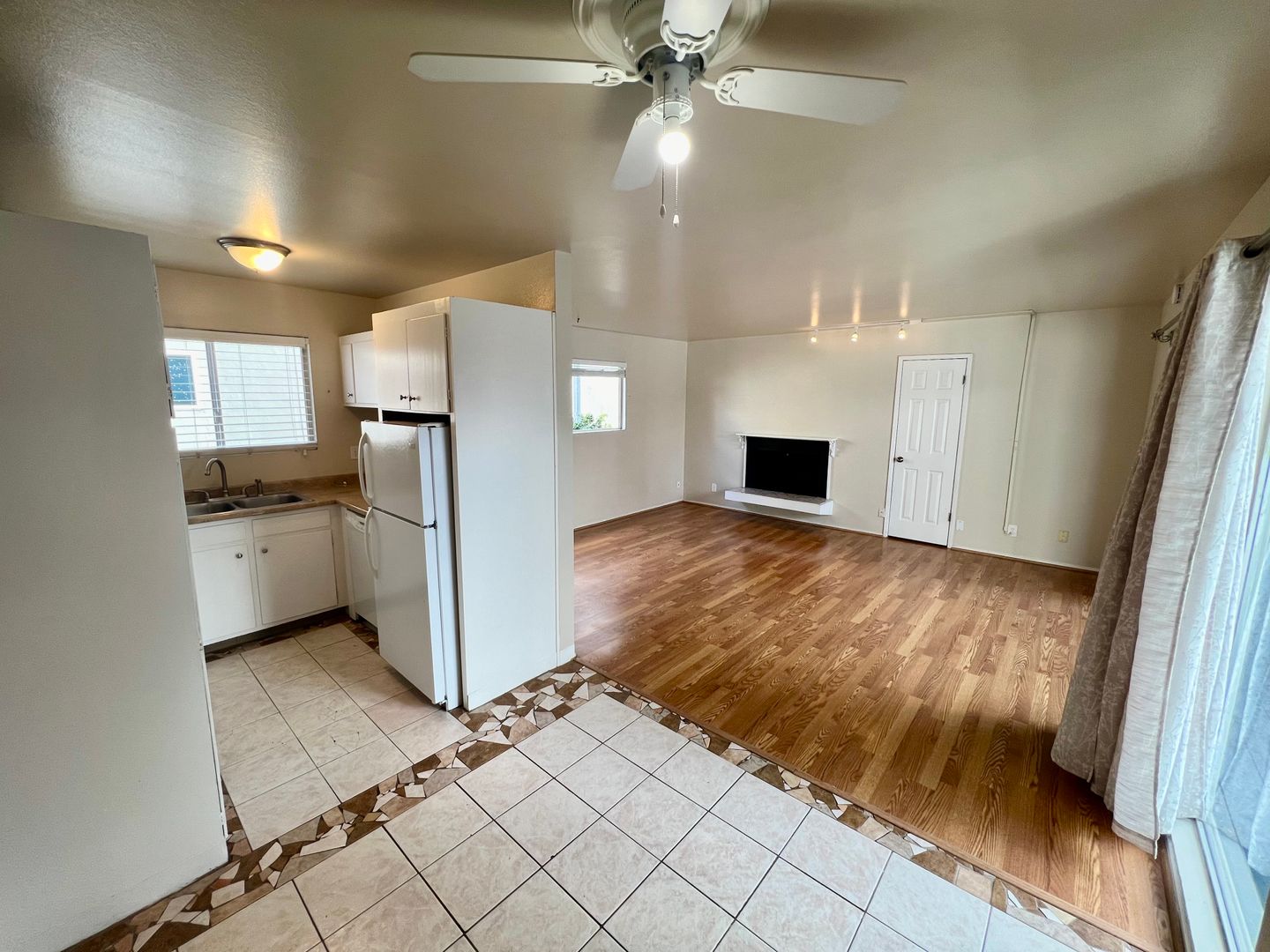 Pacific Grove Apartment: 1 Arkwright Court