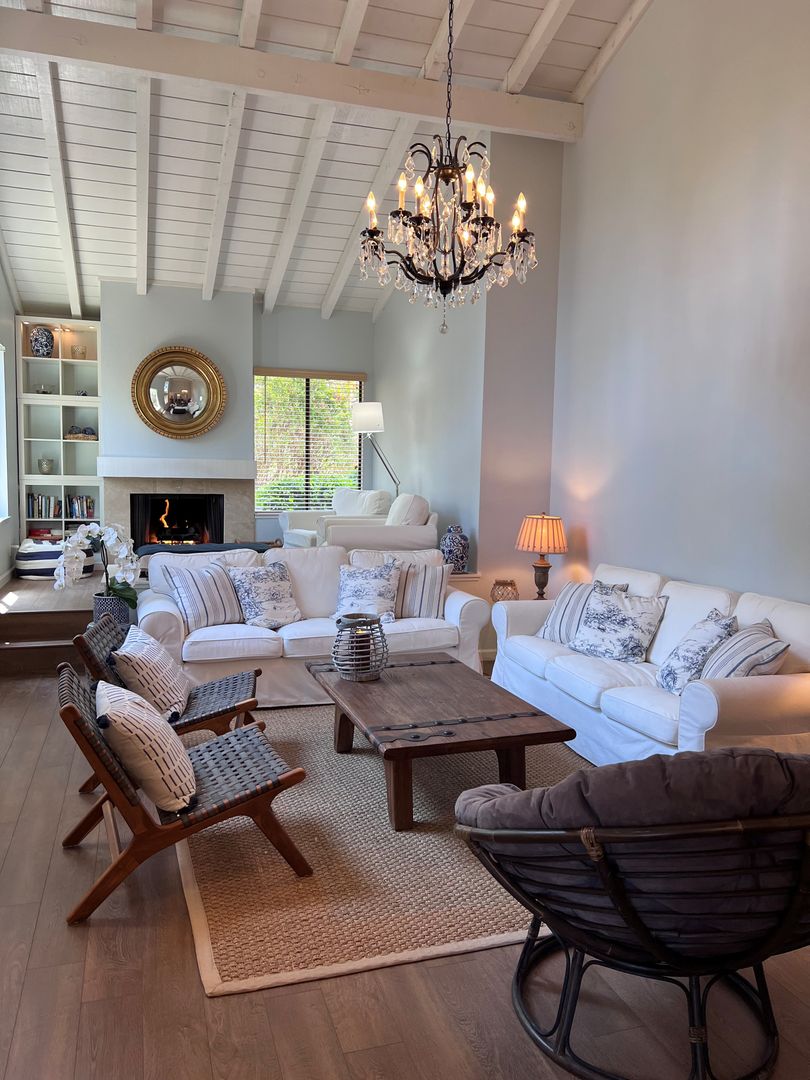 Pacific Grove House: 601 Acorn Ct