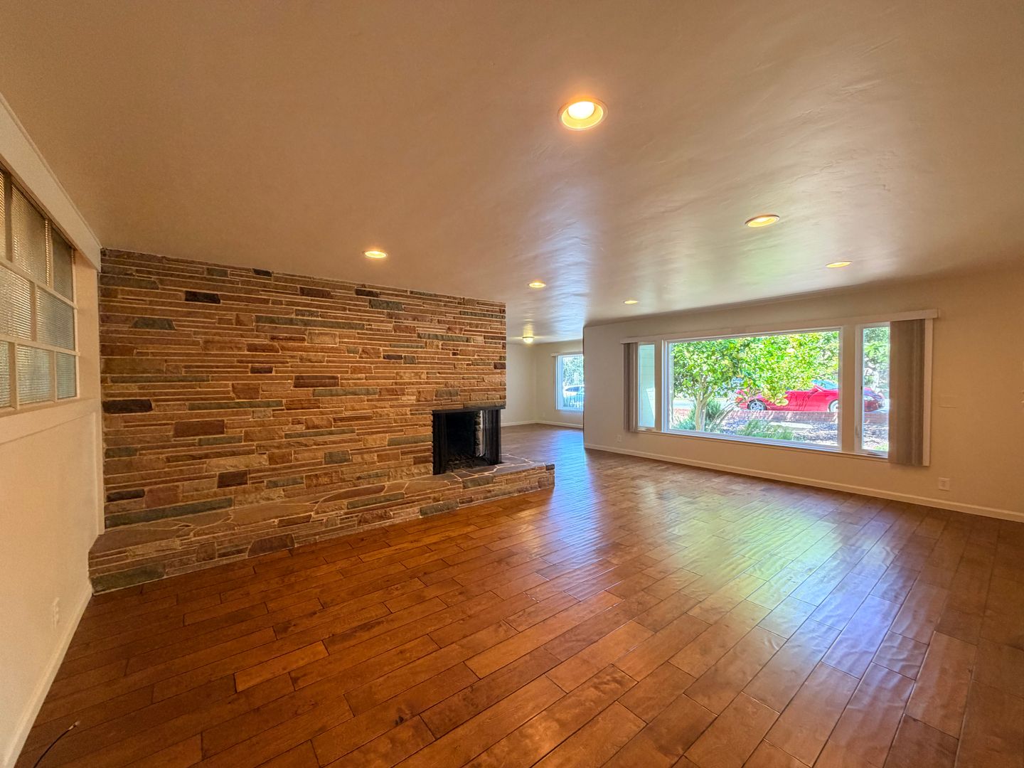 Pacific Grove House: 960 Forest Ave