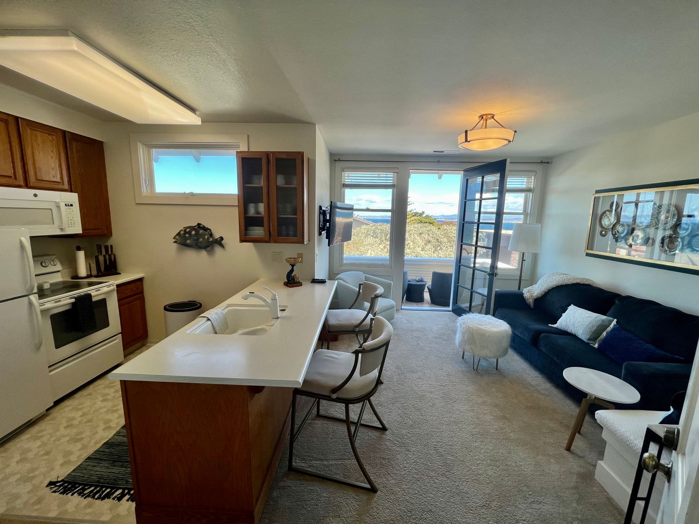 Pacific Grove Apartment: 189 Evans Avenue