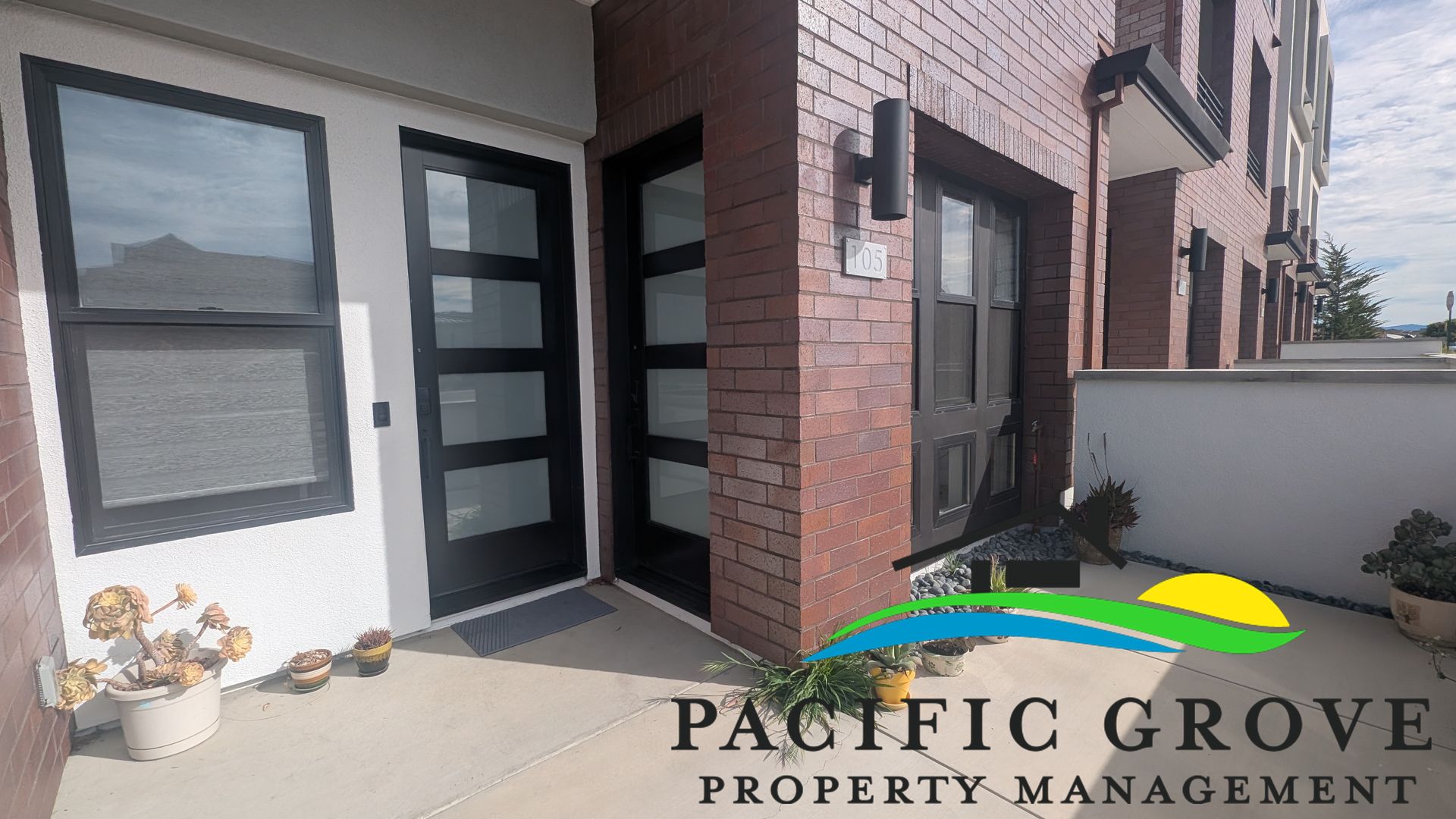 Marina House: 105 8th St